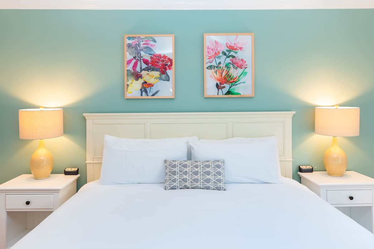 Traditional-Zimmer, 1 King-Bett | 1 Schlafzimmer, Verdunkelungsvorhänge, Bügeleisen/Bügelbrett