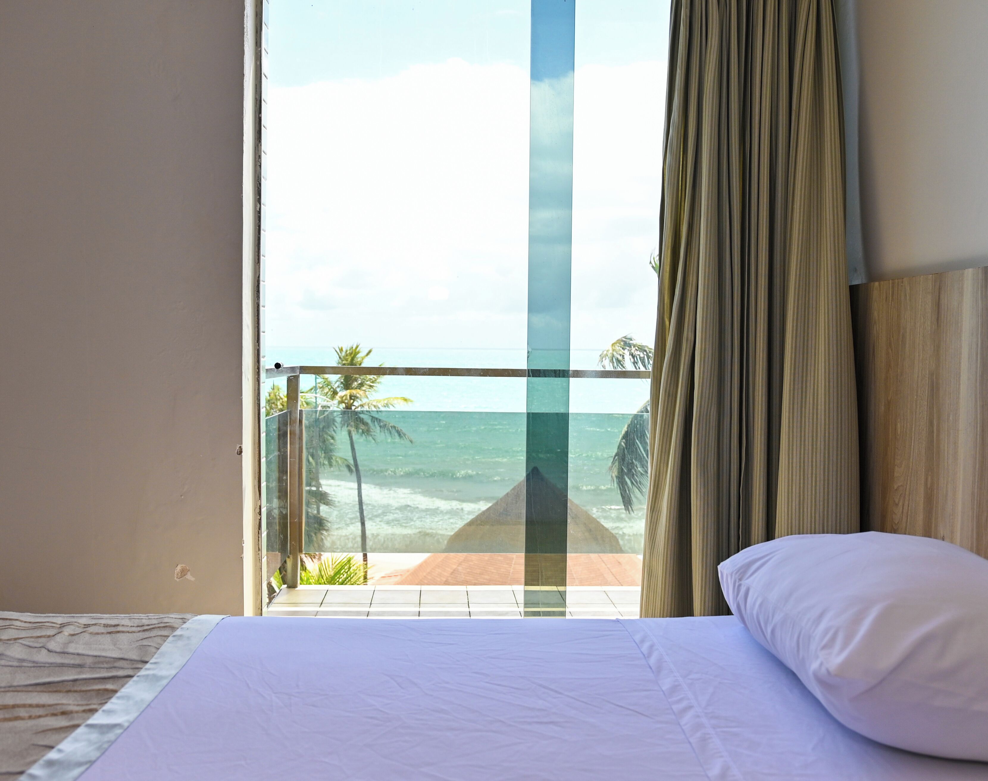 Apartamento Vista Mar | Minibar, brankas, tempat tidur lipat/tambahan, dan Wi-Fi gratis