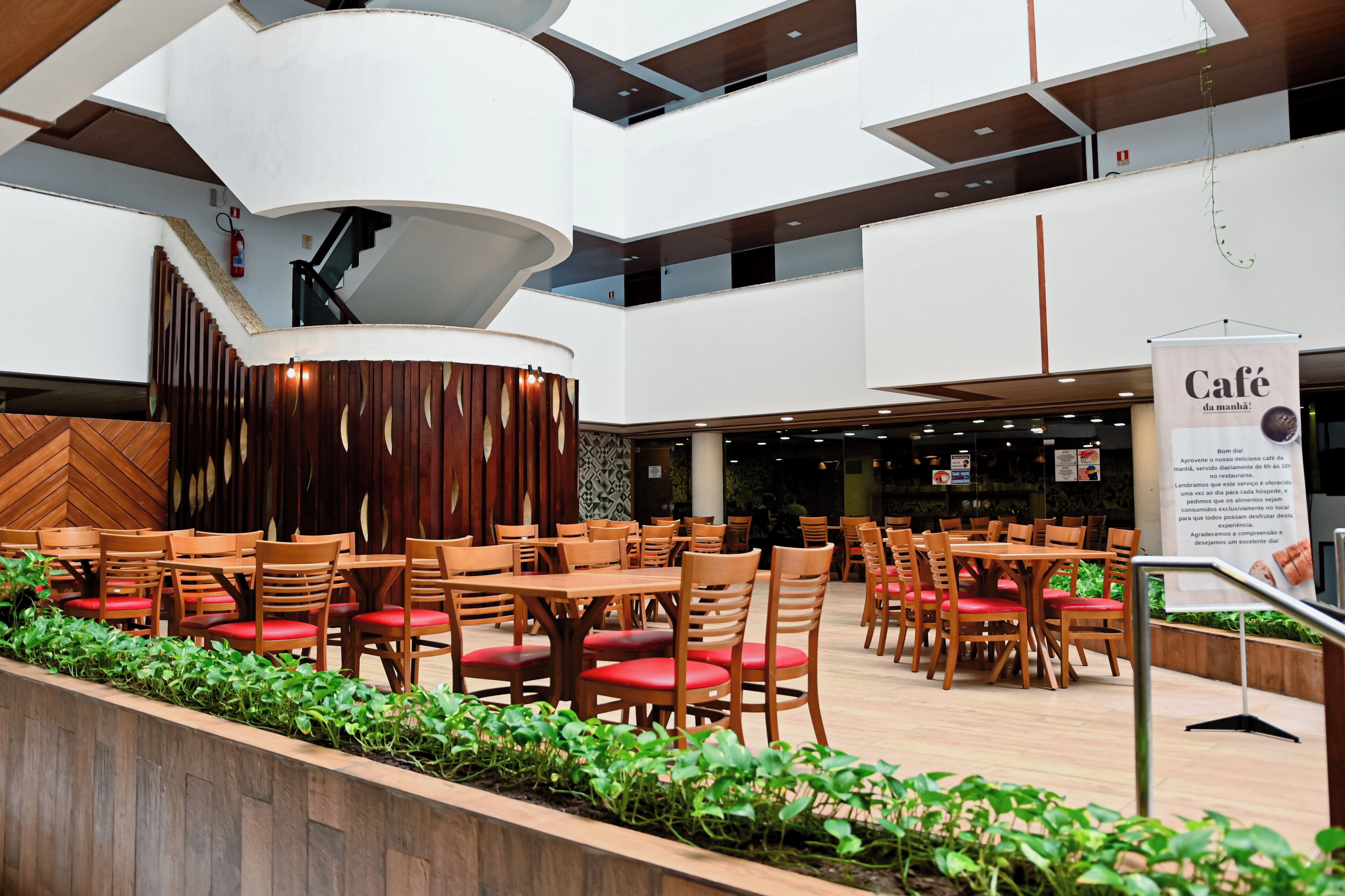 包含每日自助早餐