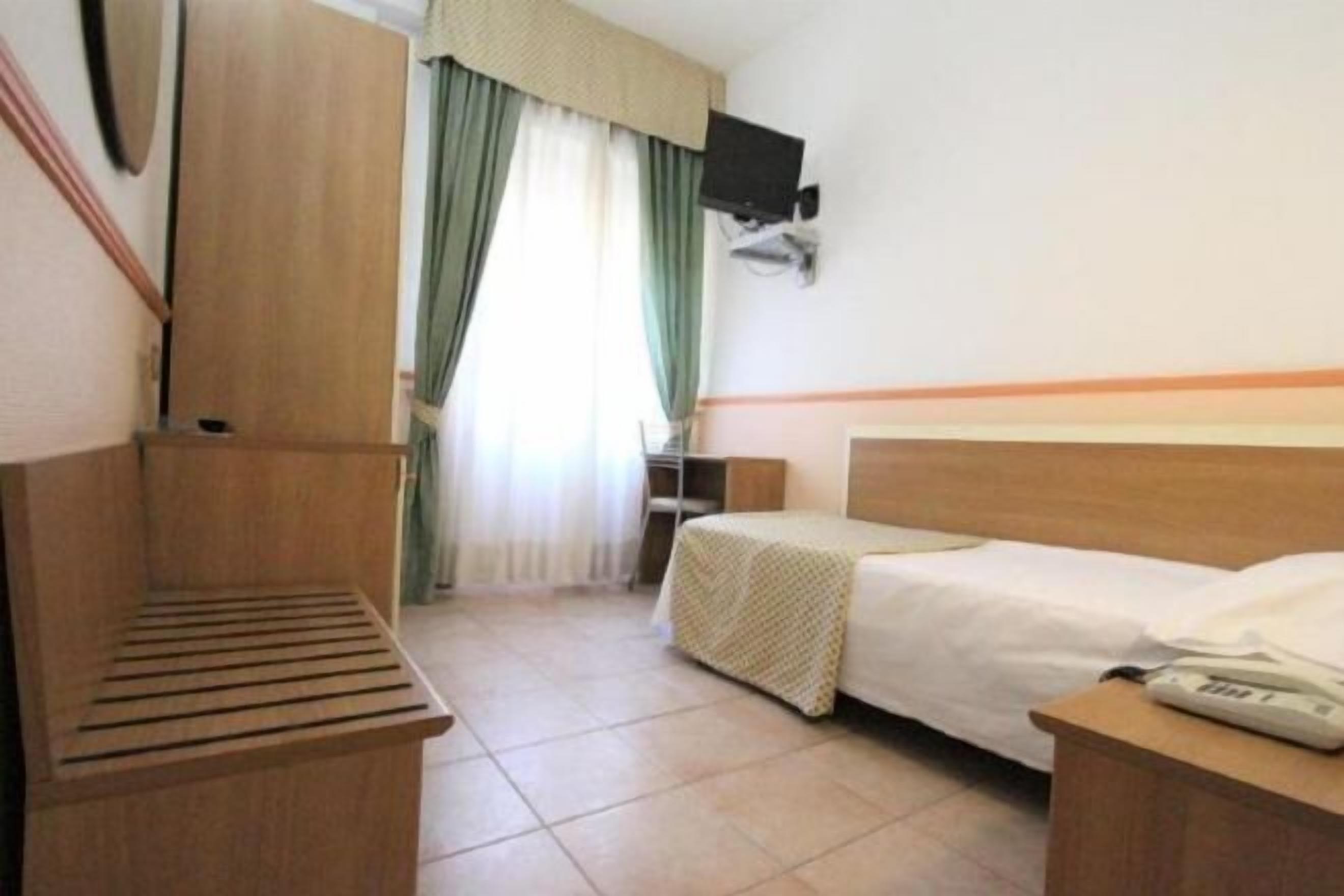 Down comforters, free WiFi, bed sheets