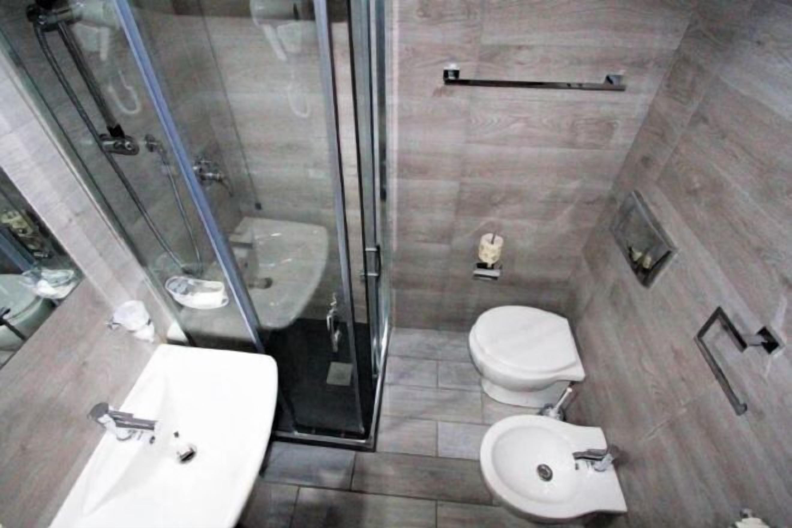 Bathroom | Shower, free toiletries, hair dryer, bidet