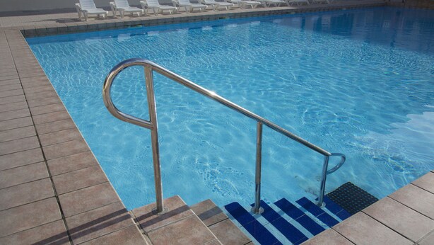 Outdoor pool, pool umbrellas, pool loungers - The Santa Maria Hotel (St. Paul's Bay)
