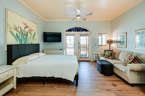 Superior Cottage, Ensuite, Marina View (3 Queen Beds + Sofa Bed) - Port of the Islands Everglades Adventure Resort (Naples)