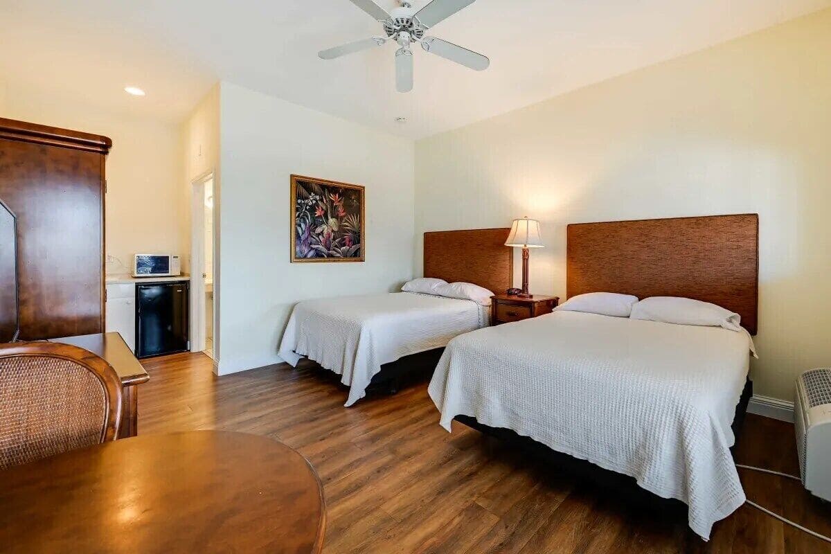 Comfort Cottage, Ensuite (2 Full Beds Cottage) | 1 bedroom, individually decorated, desk, iron/ironing board