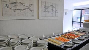 Free daily buffet breakfast