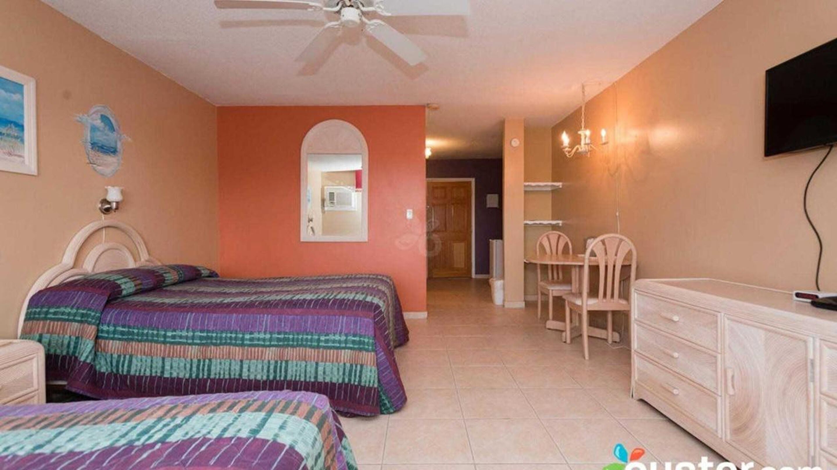 standard hibiscus room | individually decorated, individually furnished, free wifi, bed sheets