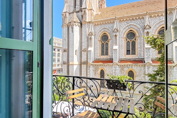 Chambre Double Supérieure 16m² avec Balcon - Vue Notre-Dame