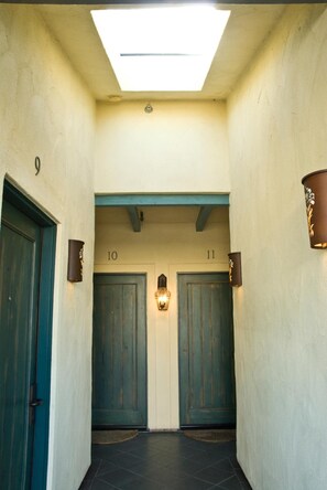 Interior - Sonoma Creek Inn (Sonoma)