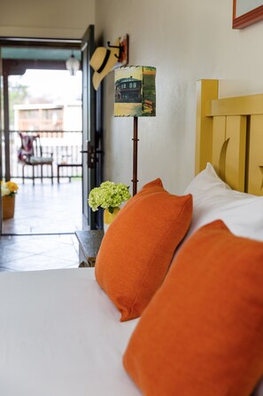 Sonoma Queen Room | デスク、アイロン / アイロン台、WiFi (無料)、ベッドシーツ