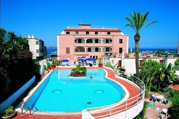 Seasonal outdoor pool