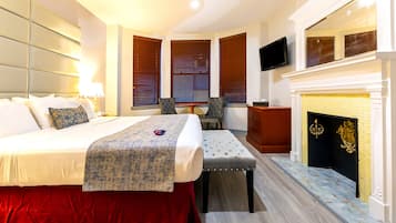 One King Bed, Standard | In-room safe, iron/ironing board, rollaway beds, free WiFi