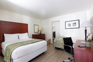 Queen + Twin | In-room safe, desk, laptop workspace, blackout drapes