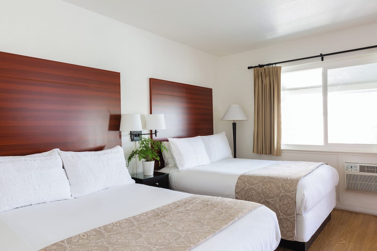In-room safe, desk, laptop workspace, blackout drapes