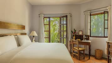 Standardzimmer, 1 King-Bett | Zimmersafe, Schreibtisch, Bügeleisen/Bügelbrett, Bettwäsche