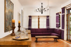 Caja de seguridad en la habitación y escritorio 