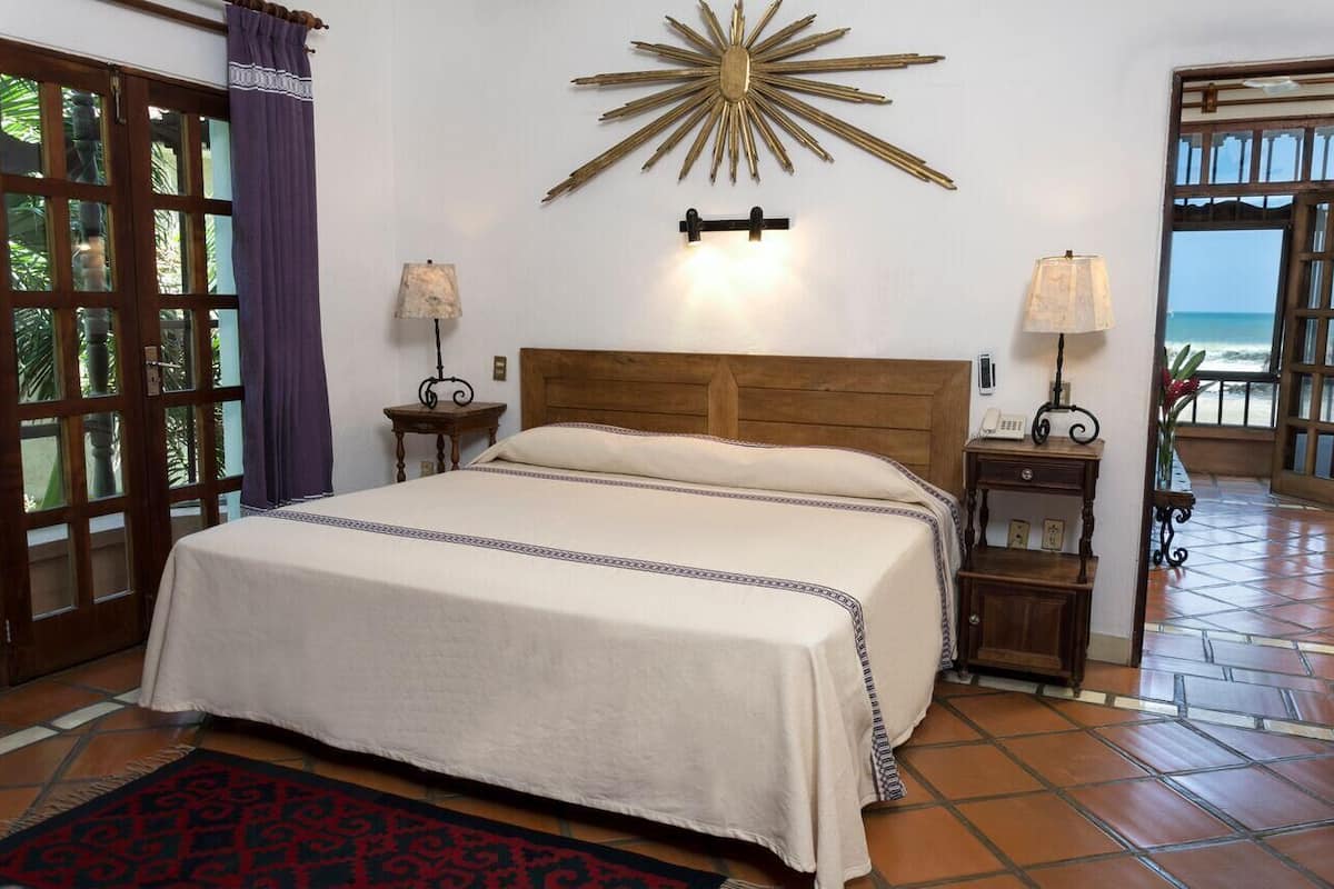 1 bedroom, in-room safe, desk, iron/ironing board