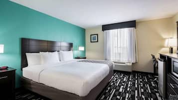 Standaard kamer, 1 kingsize bed | Een bureau, een laptopwerkplek, geluiddichte muren