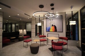 Lobby sitting area - Hôtel Charing Cross (Paris)