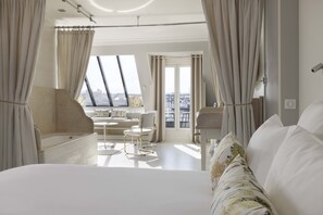 Suite | Premium bedding, in-room safe, individually decorated, desk - Hôtel de Banville (Paris)