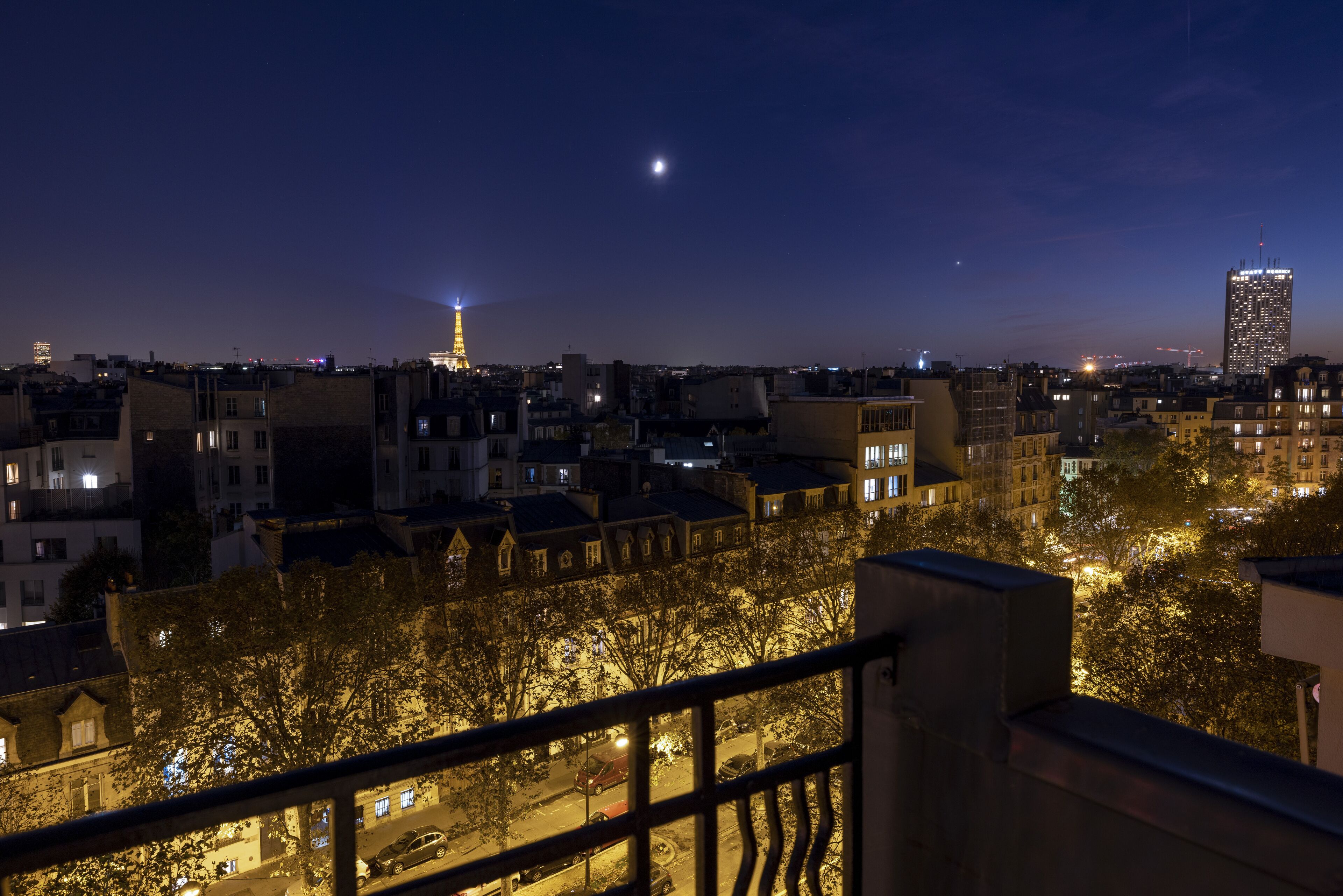 premium bedding, in-room safe, individually decorated, desk