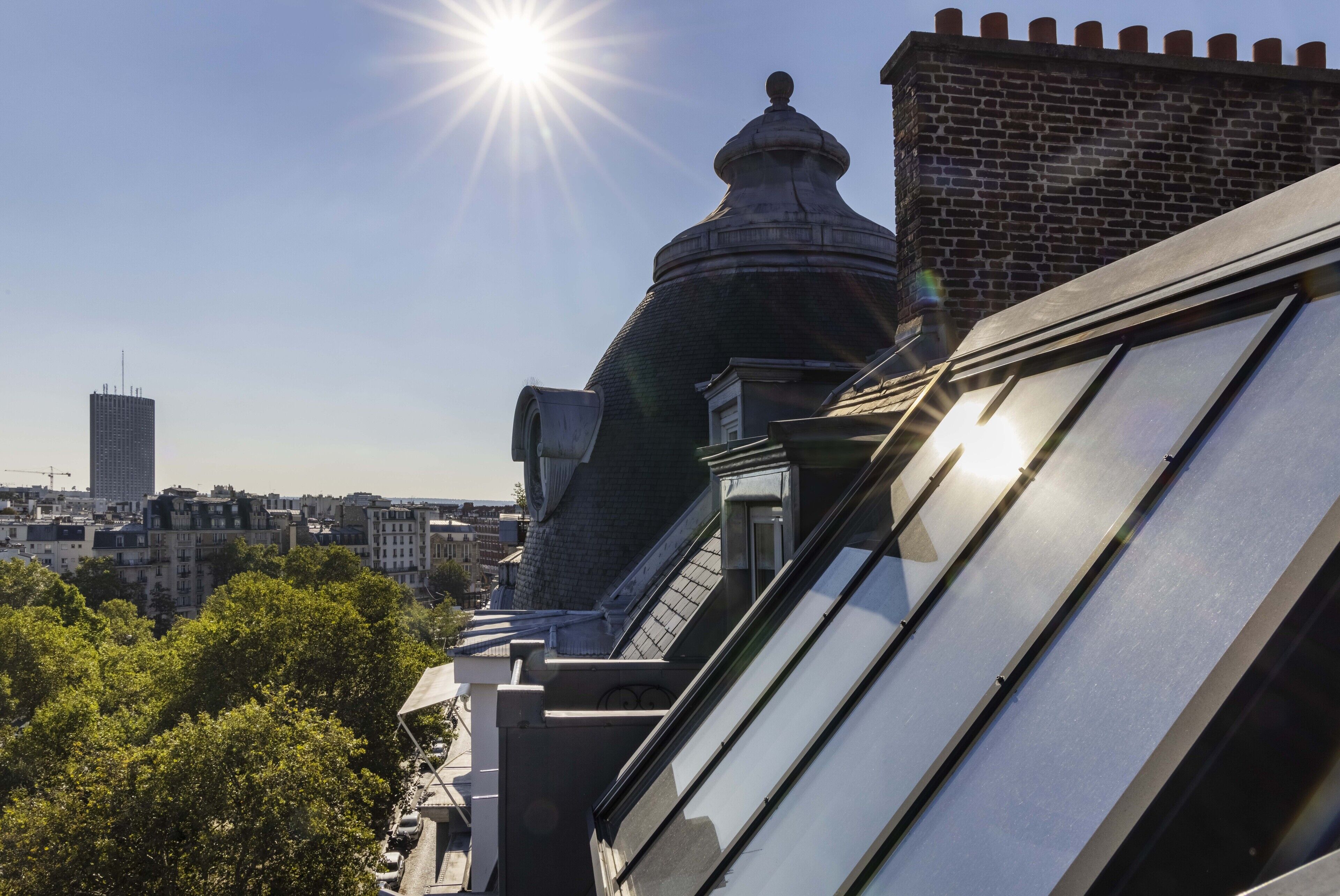 suite | premium bedding, in-room safe, individually decorated, desk