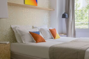 Comfort Twin Room | In-room safe, desk, blackout drapes, soundproofing - Hotel Izzy (Issy-les-Moulineaux)