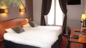 Safe på rommet, skrivebord, wi-fi (inkludert) og sengetøy