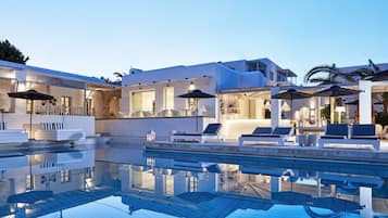 Bar junto a la alberca