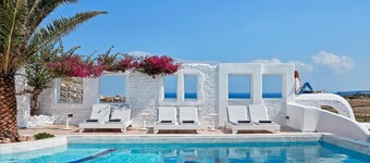 Mr & Mrs White Paros