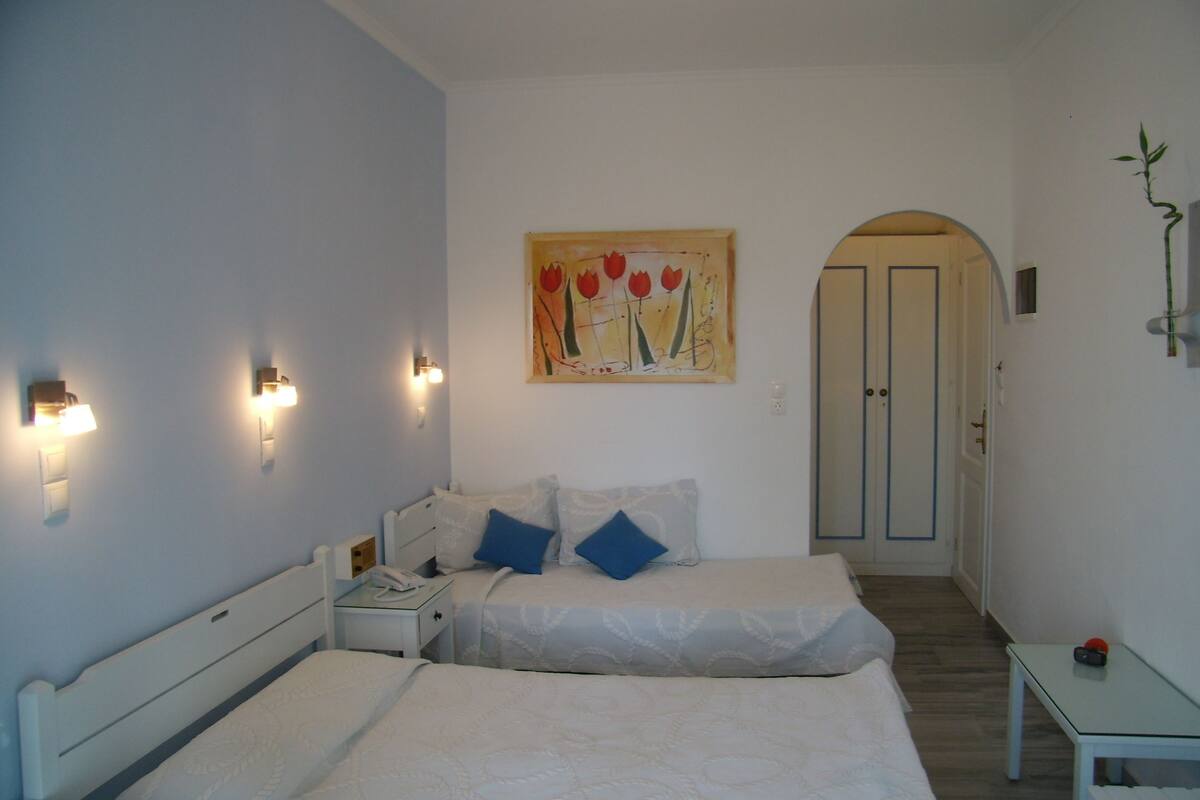 minibar, in-room safe, desk, soundproofing