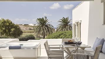 Yria Residence | Terrace/patio