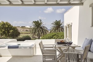 Yria Residence | Terrace/patio