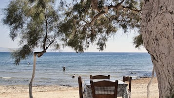 Beach nearby, sun-loungers, beach umbrellas, beach towels
