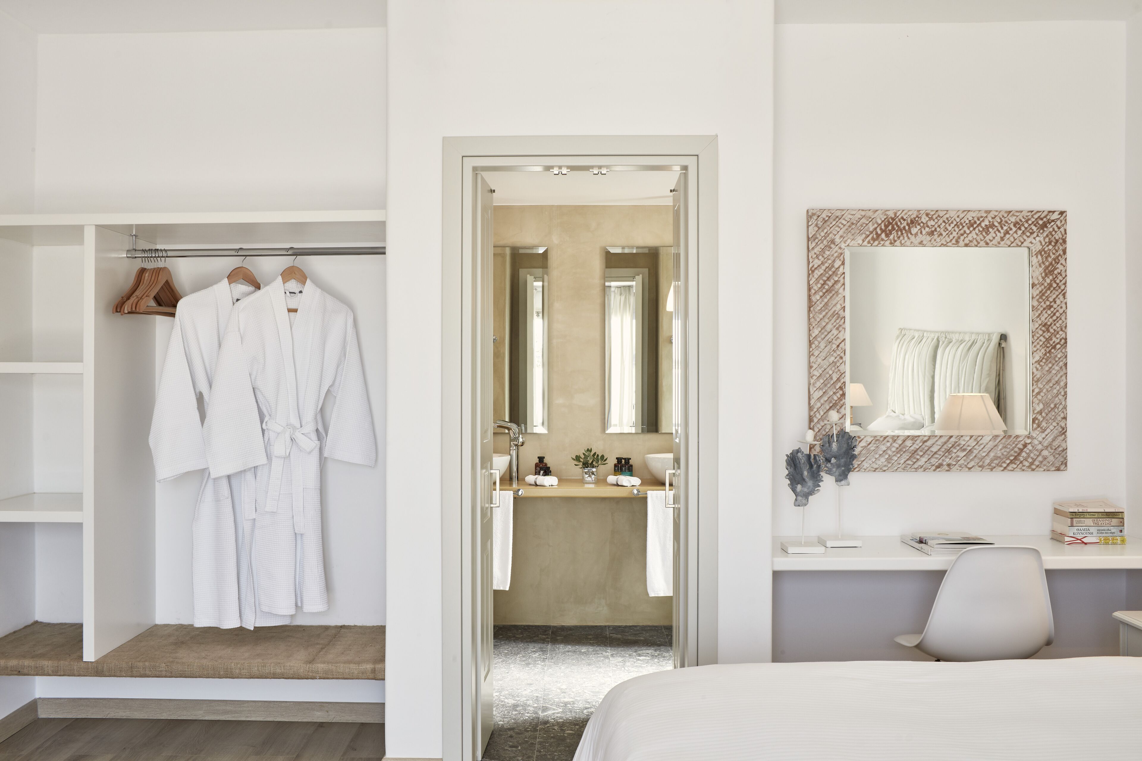 Experience Suite | Premium bedding, minibar, in-room safe, blackout curtains