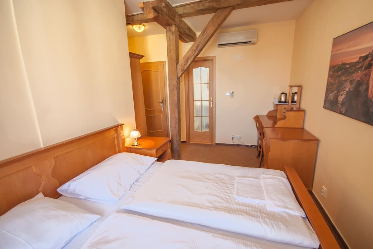 Standaard kamer, 1 twee- of 2 eenpersoonsbedden | Gratis wifi, beddengoed