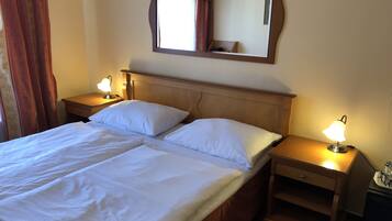 Deluxe Double or Twin Room | Free WiFi, bed sheets
