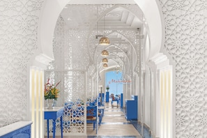 11 restaurants, Halal dishes