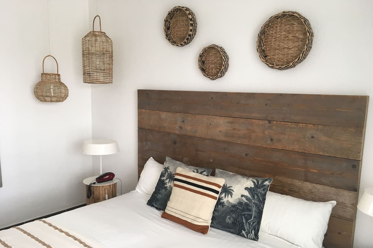 Superior Room, 1 King Bed | 1 bedroom, in-room safe, desk, blackout curtains