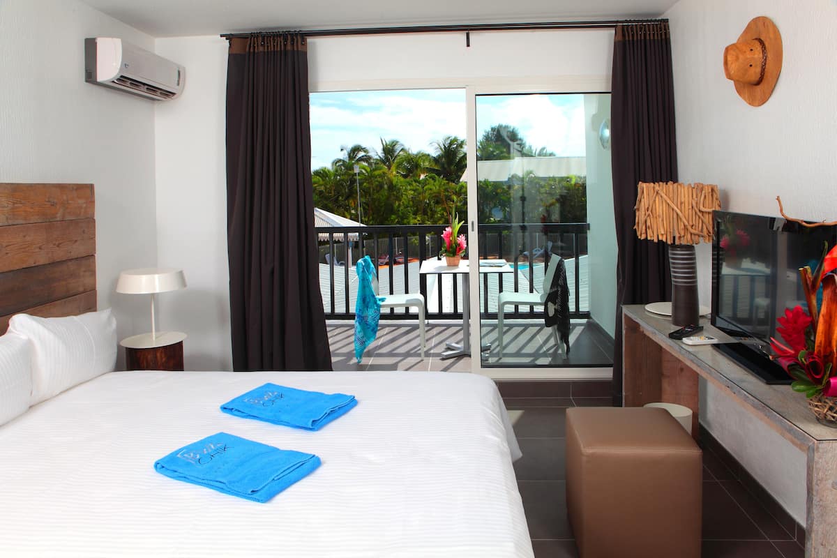 In-room safe, desk, blackout drapes, soundproofing