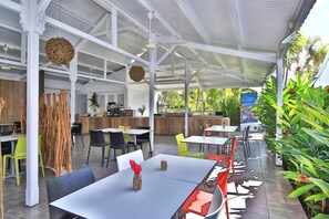 Daily continental breakfast (EUR 19 per person)