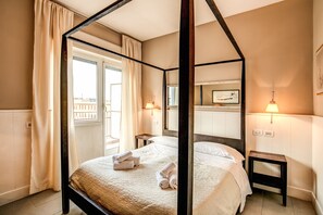 Desk, blackout curtains, iron/ironing board, free WiFi - City Guest House (Rome)