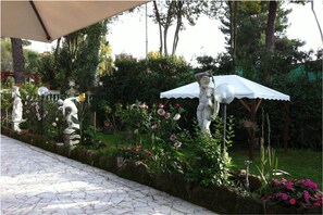 Garden - Hotel Romulus (Rome)