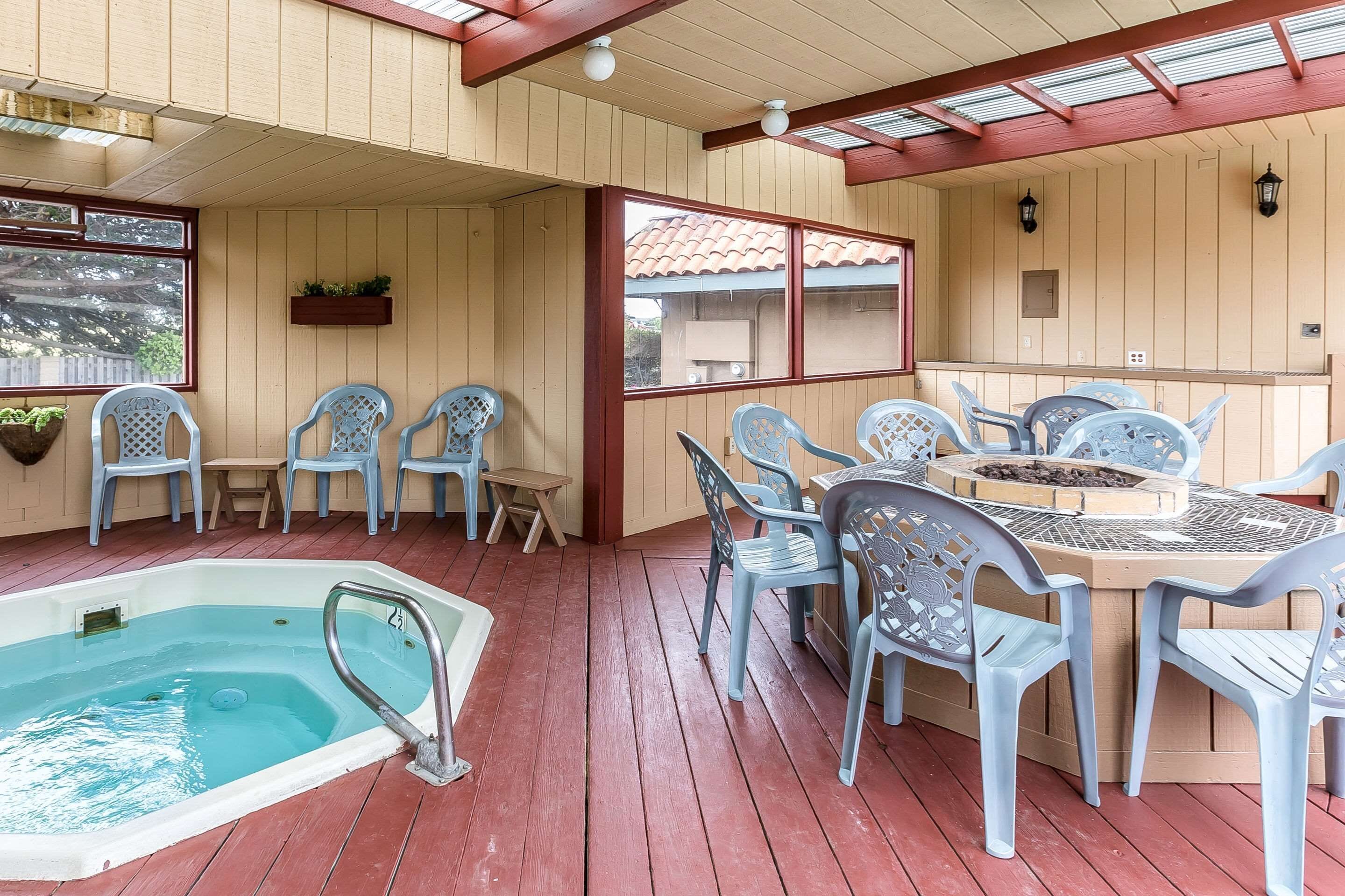 outdoor pool, open 8:00 am to 10 pm, pool loungers