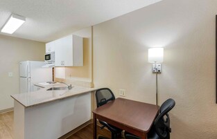 Studio, 2 Double Beds, Non Smoking | Private kitchen | Fridge, microwave, stovetop, coffee/tea maker