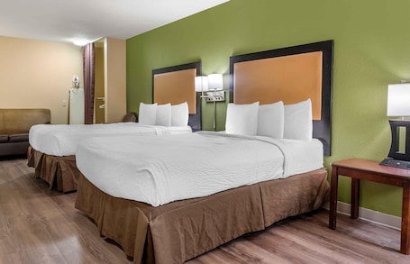 Desk, iron/ironing board, free WiFi, bed sheets