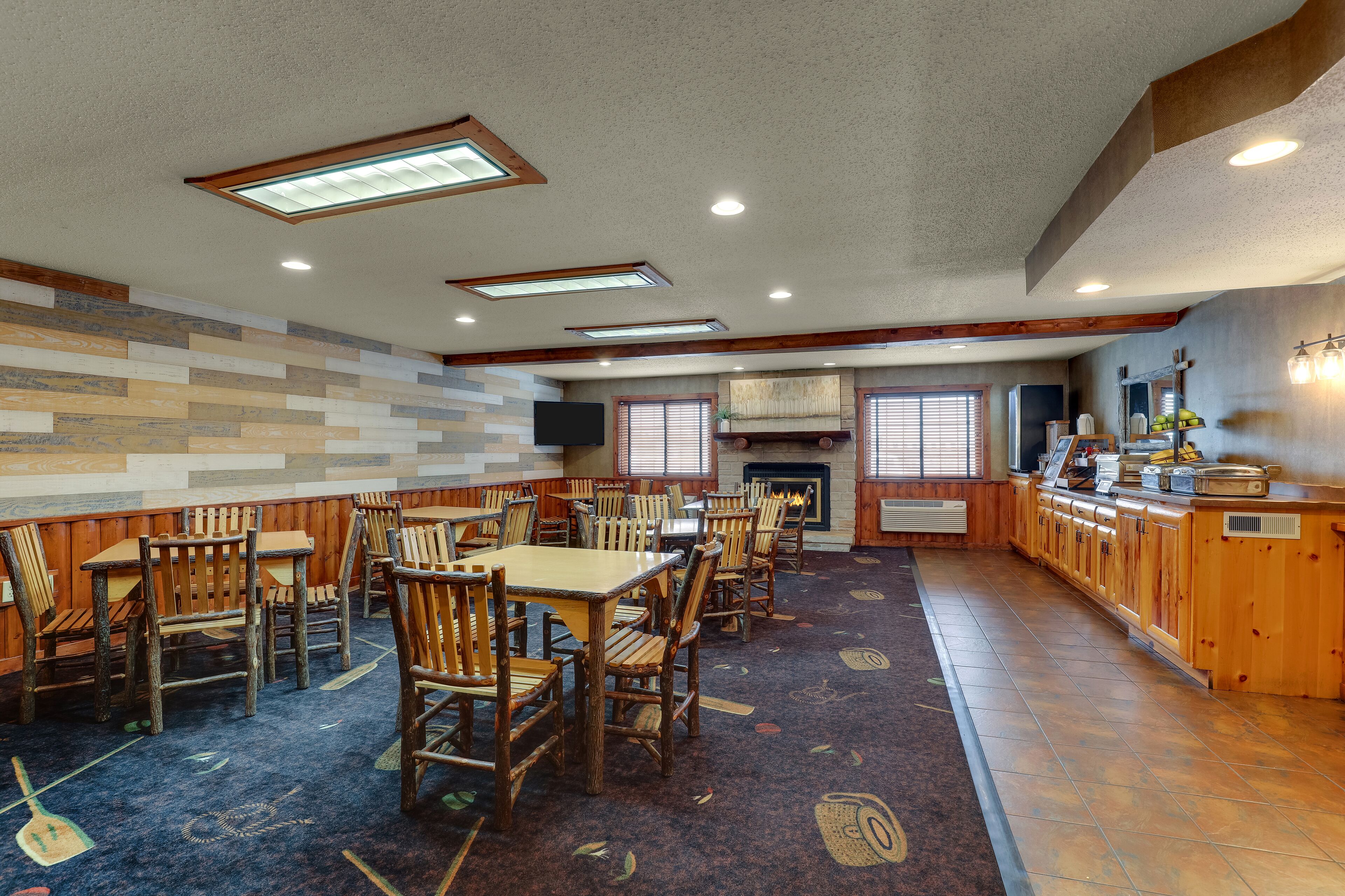 free daily self-service breakfast