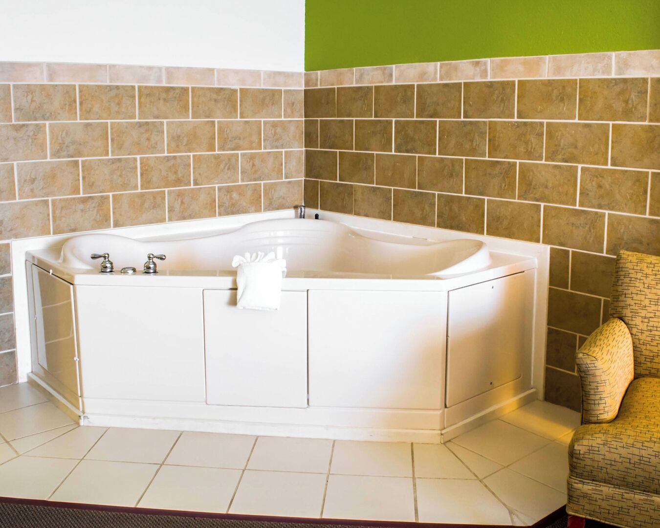 honeymoon room, 1 king bed, non smoking, hot tub | bathroom | hair dryer, towels