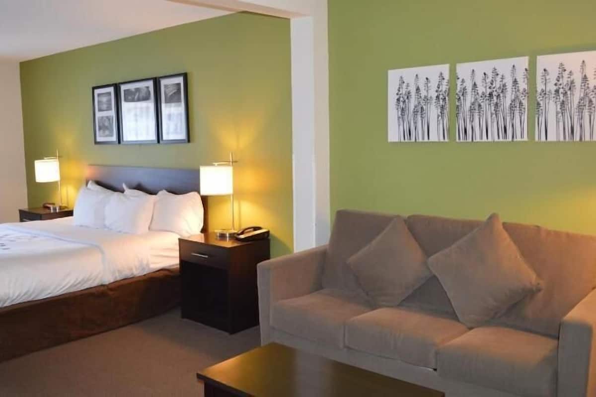 Premium bedding, desk, blackout drapes, iron/ironing board