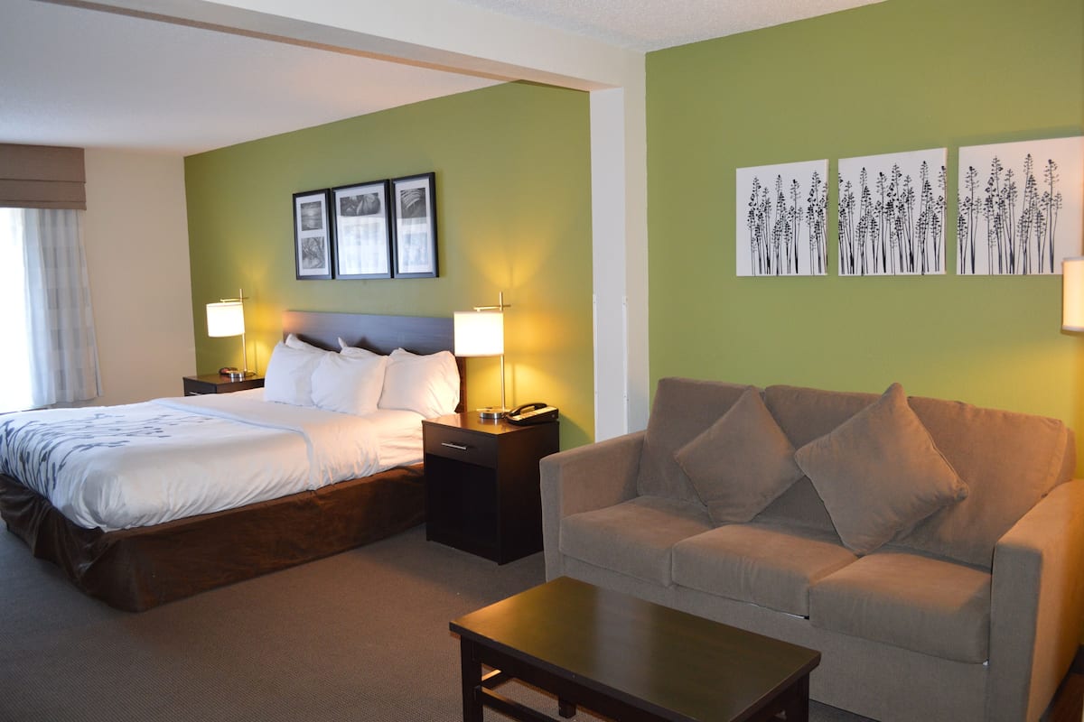 Premium bedding, desk, blackout drapes, iron/ironing board
