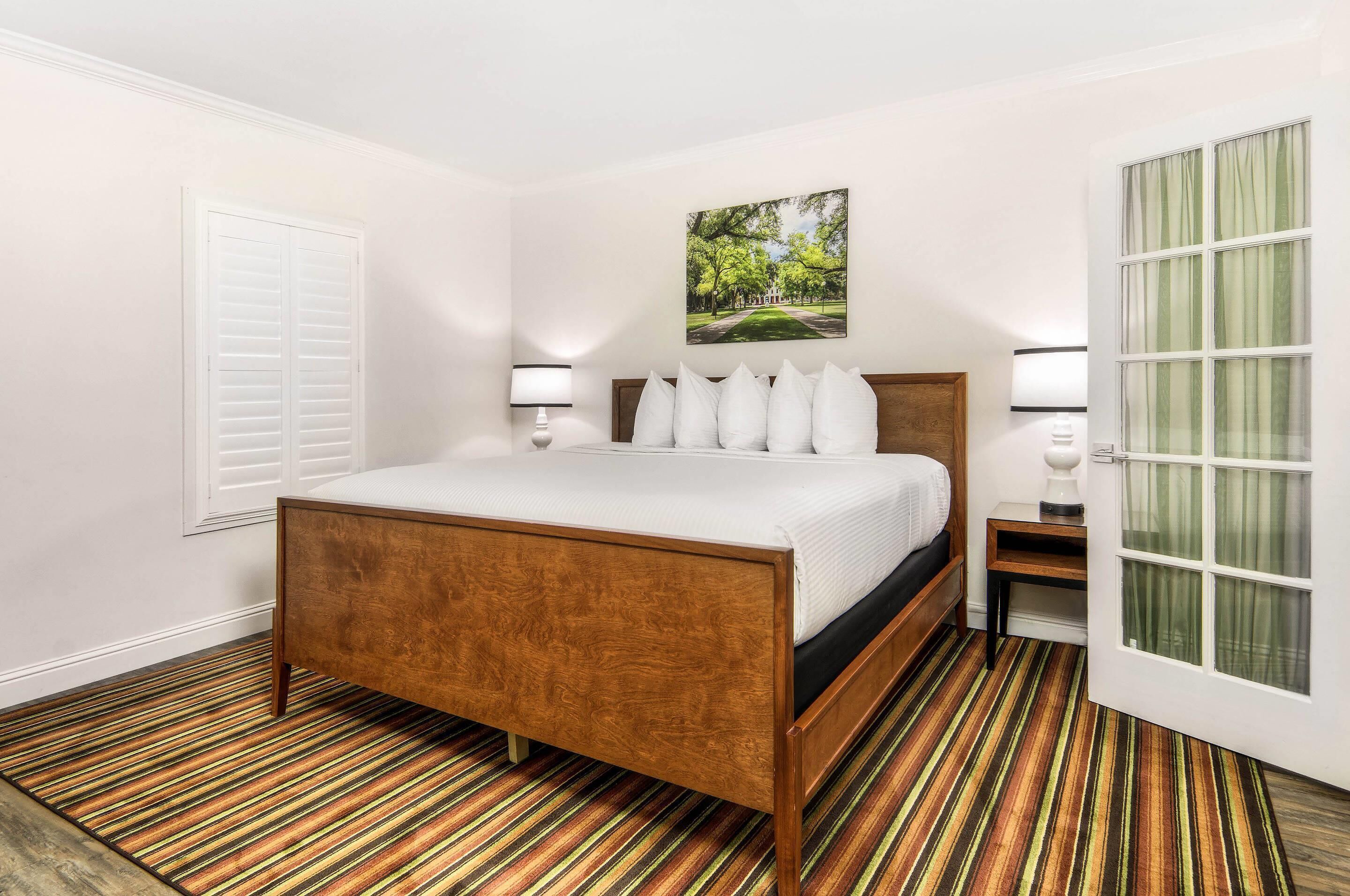 suite, 1 king bed with sofa bed, non smoking (efficiency, cottage) | 1 bedroom, pillow-top beds, desk, laptop workspace